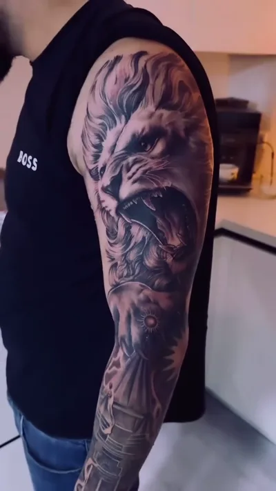 Realism Tattoo Hamburg - Adler Sleeve Oberarm bis Handgelenk